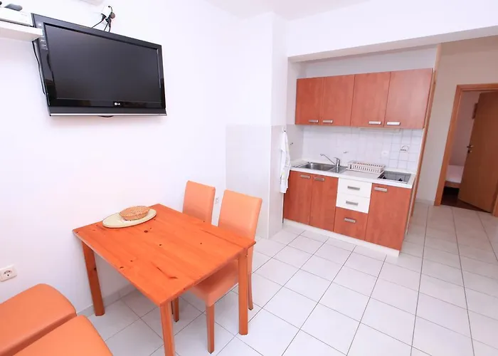 Miroslav Apartman *