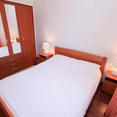 Miroslav Apartment Povljana