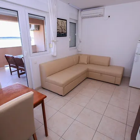 Miroslav Apartment