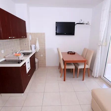 Miroslav Apartment *