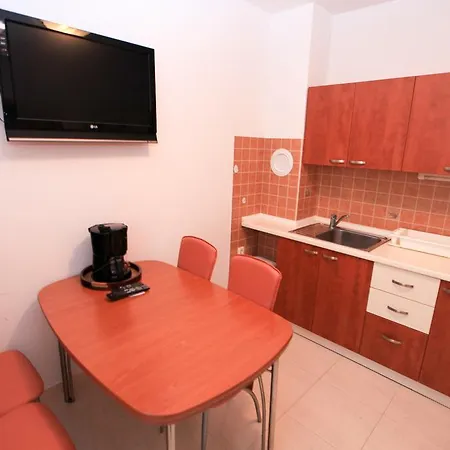 Miroslav Apartment Povljana