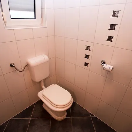 Apartment Miroslav Povljana