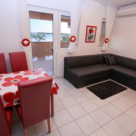 Apartment Miroslav Povljana