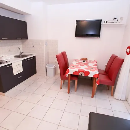 Apartment Miroslav *